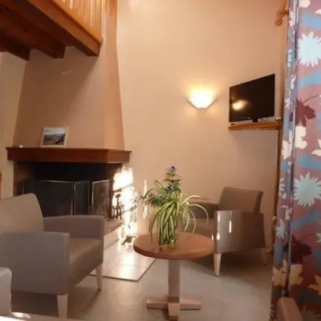 펜션 House De Petches 4 *